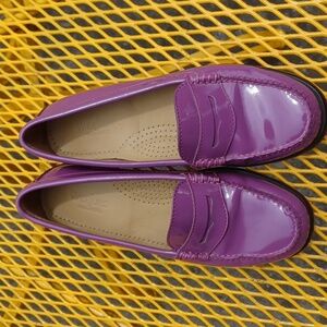 G.H Bass Weejuns Whitney Candy Loafers in Plum Size 5